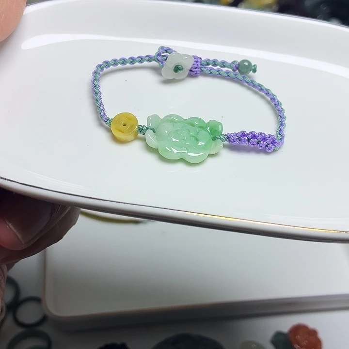 翡翠未镶嵌手链莲花