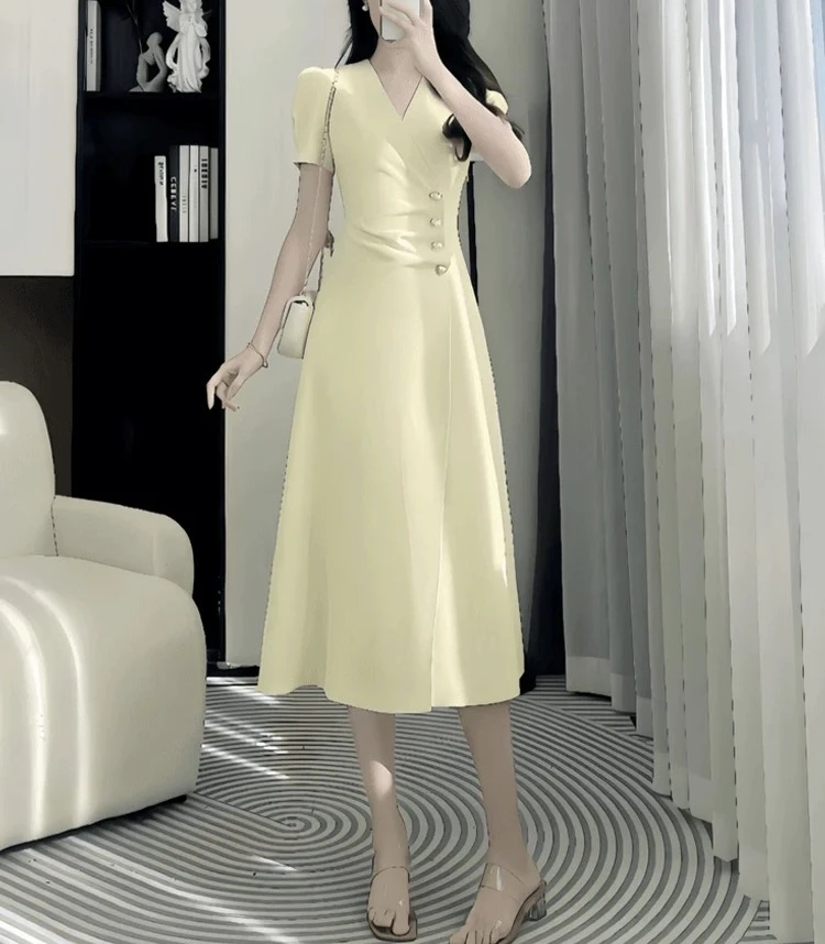 211 高级感法式收腰设计款纯色时尚气质连衣裙（J22）