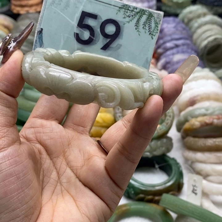 石英岩玉未镶嵌手镯