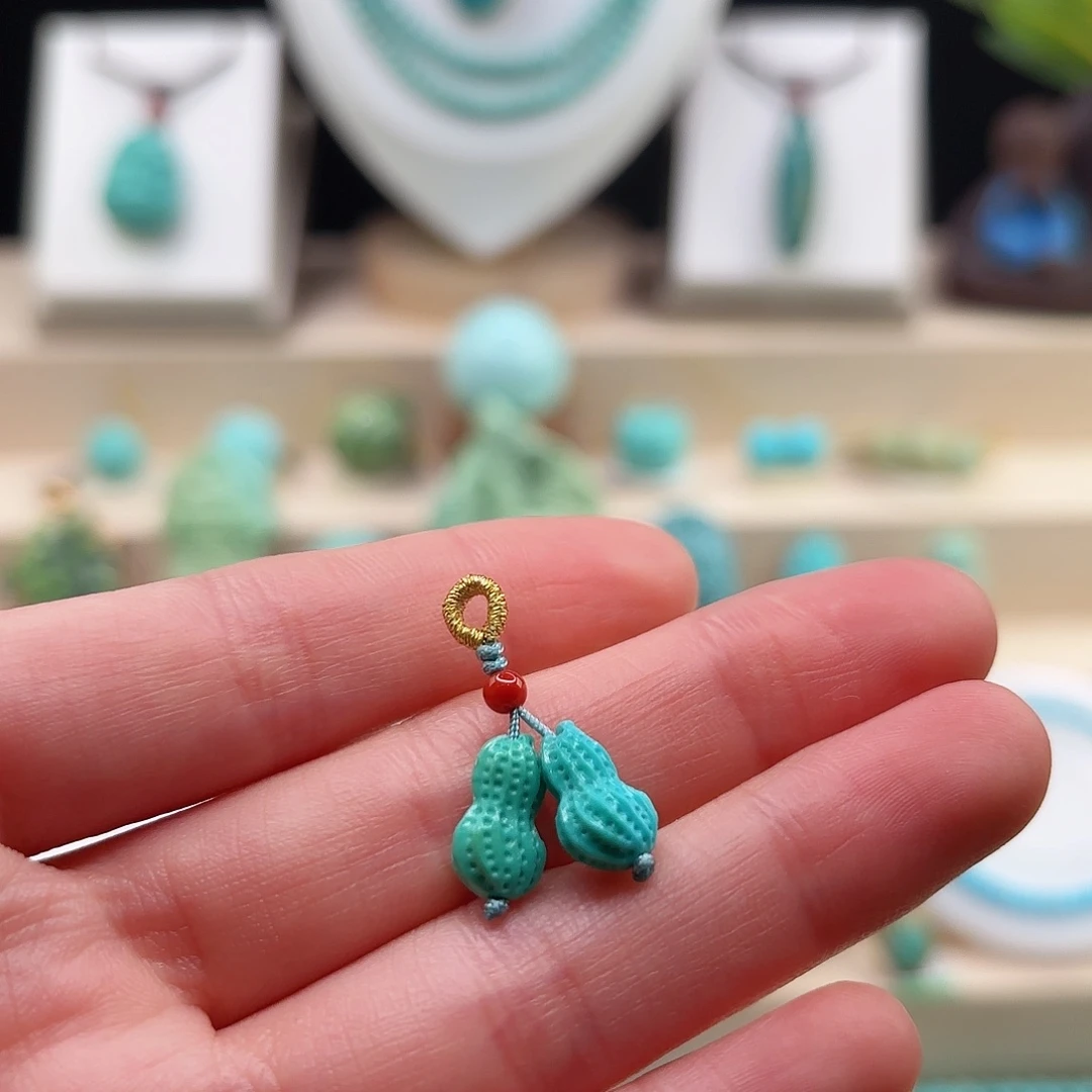 绿松石配饰未镶嵌