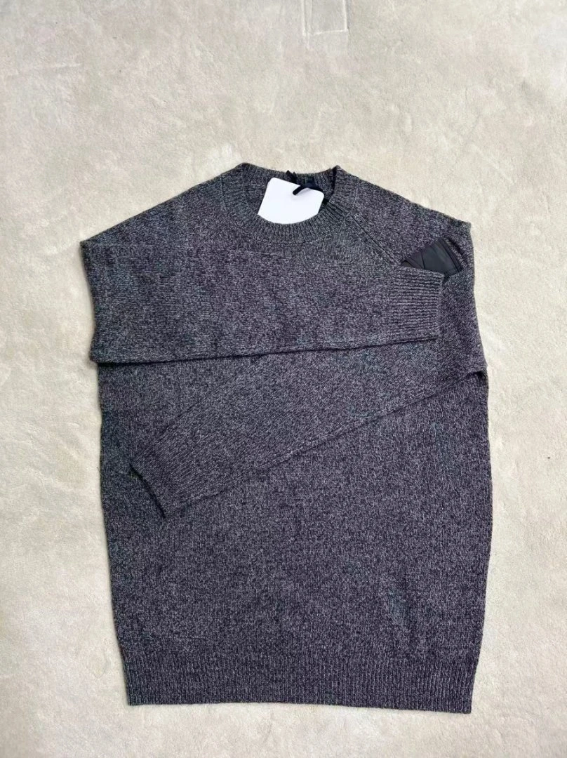 M115蒙老师穿的男士圆领针织衫