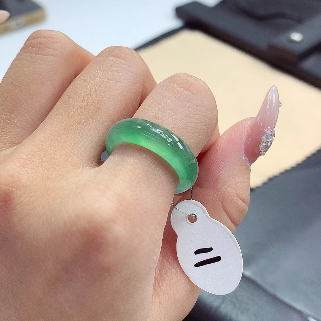 翡翠未镶嵌戒指翡翠