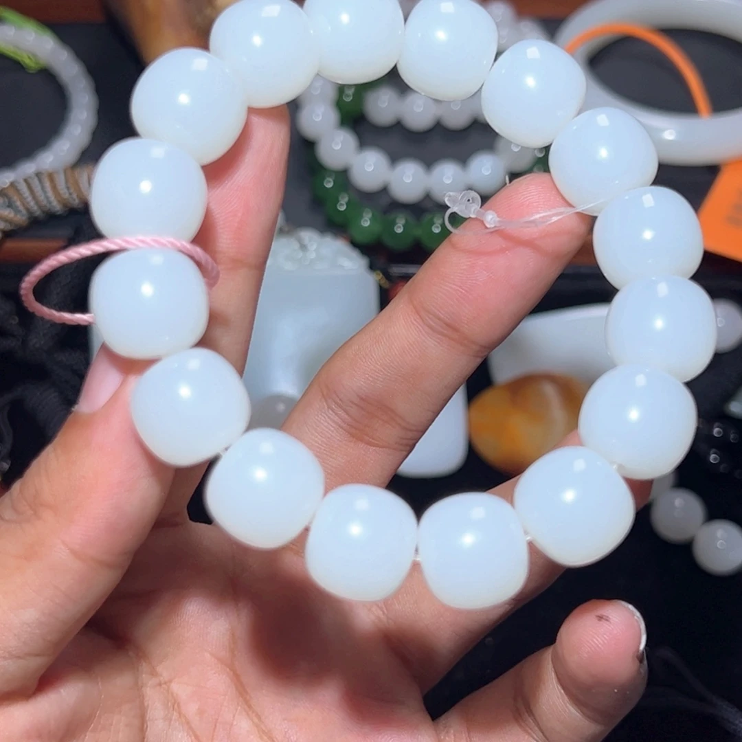 姚***杰和田玉未镶嵌手链