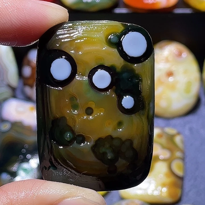 玛瑙/玉髓未镶嵌珠宝奇石