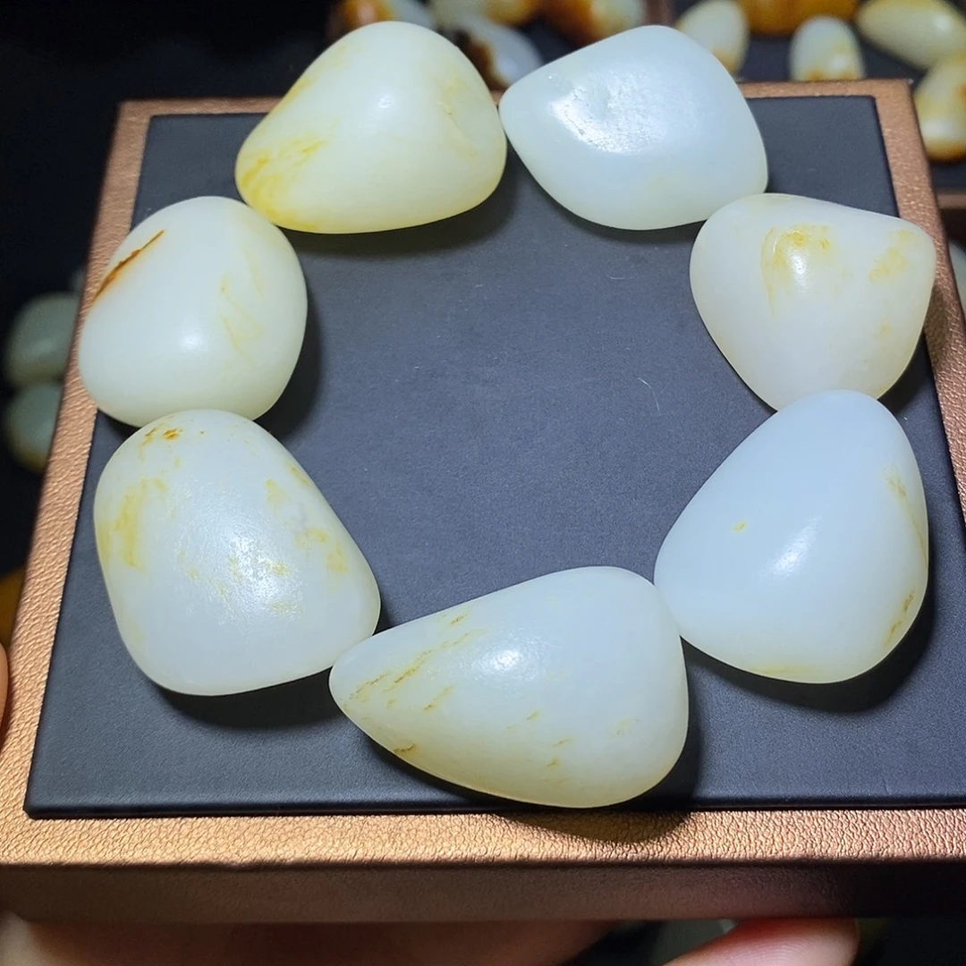 和田玉未镶嵌手链