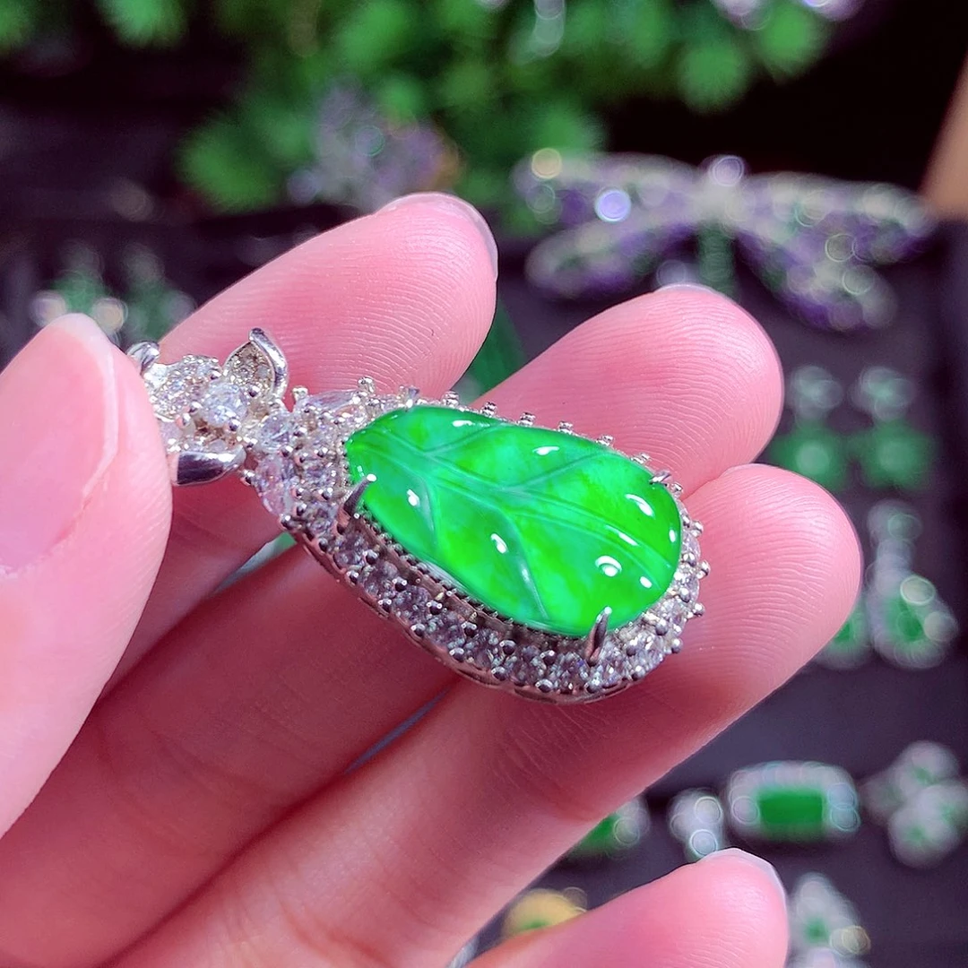 颈饰未镶嵌翡翠天然