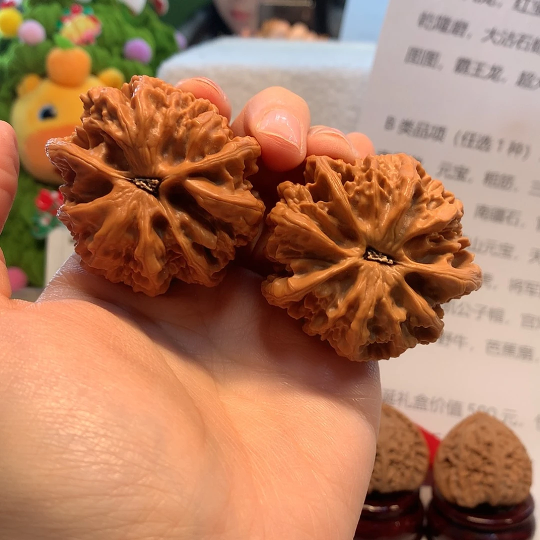 就***玩桃核吊坠帝王三棱
