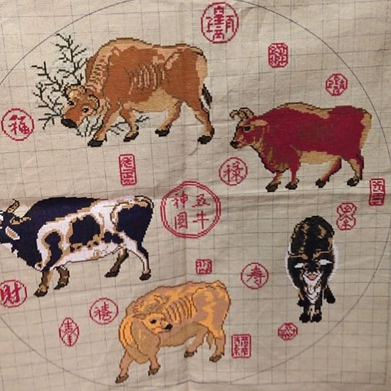 棉纯手工绣好的十字绣成品五牛图