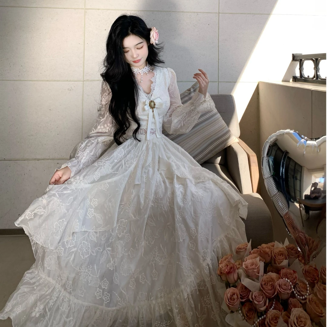 Blovelan花影和诗 法式复古刺绣荷叶边宫廷风气质连衣裙春