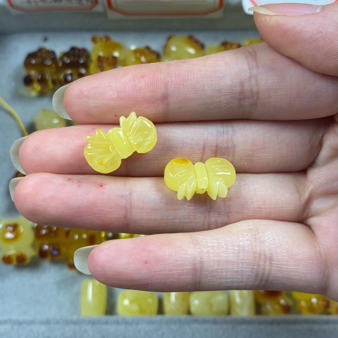 琥珀裸石未镶嵌媛*?蝴蝶结2
