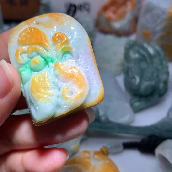 翡翠未镶嵌颈饰保真天然A货翡翠