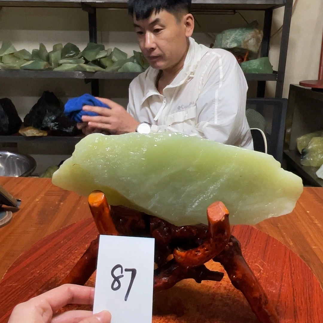 蛇纹石玉未镶嵌原石87