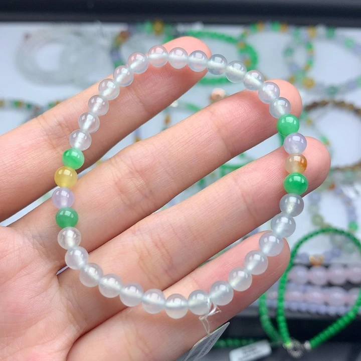 毛衣链未镶嵌翡翠是