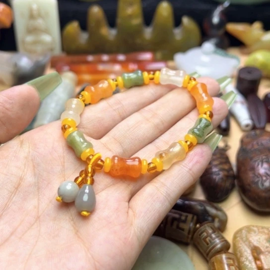 蛇纹石玉未镶嵌颈饰