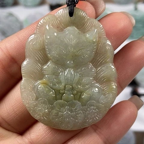 翡翠颈饰未镶嵌九尾狐福利