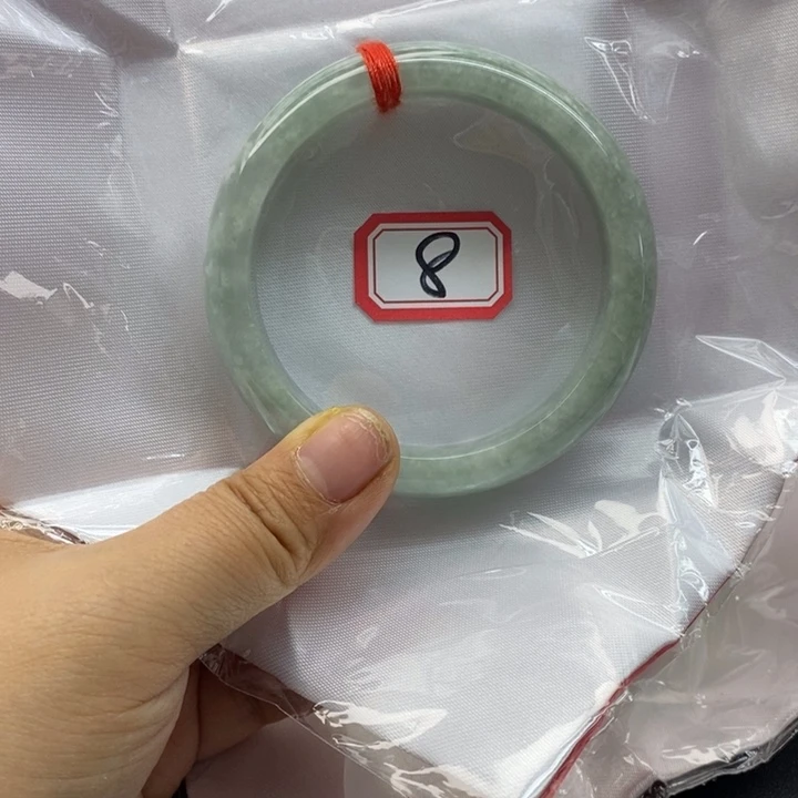 翡翠手镯未镶嵌红****聊翡翠