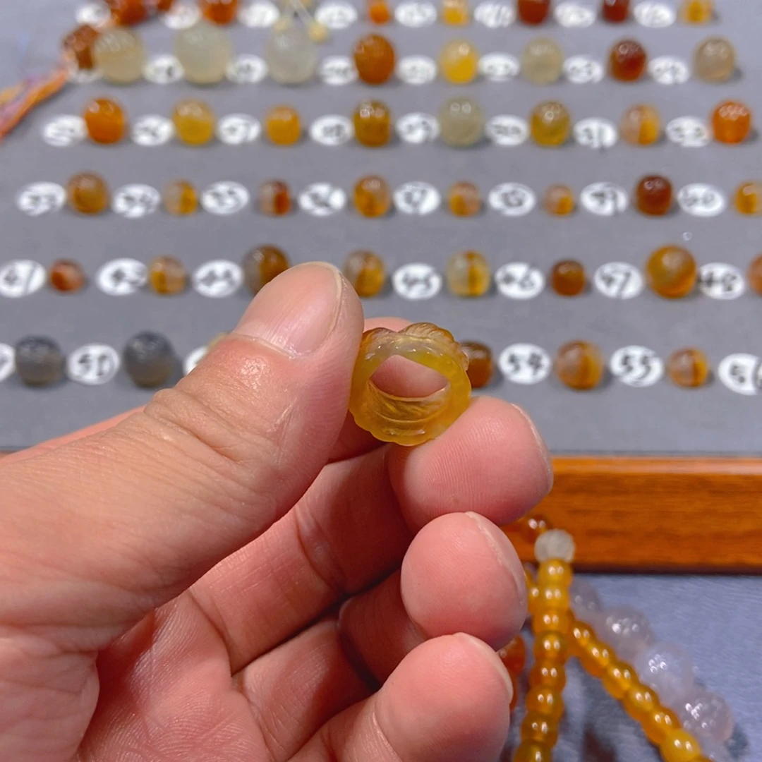 玛瑙/玉髓颈饰合金悦**作跑环