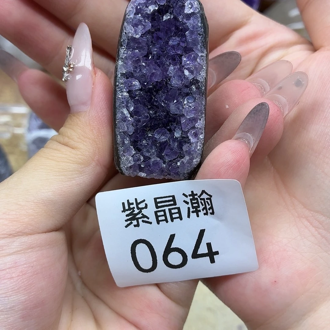未镶嵌水晶大型摆件（非配饰）