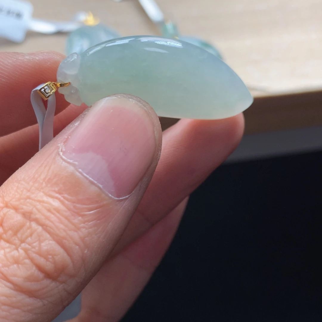 颈饰未镶嵌翡翠吊坠