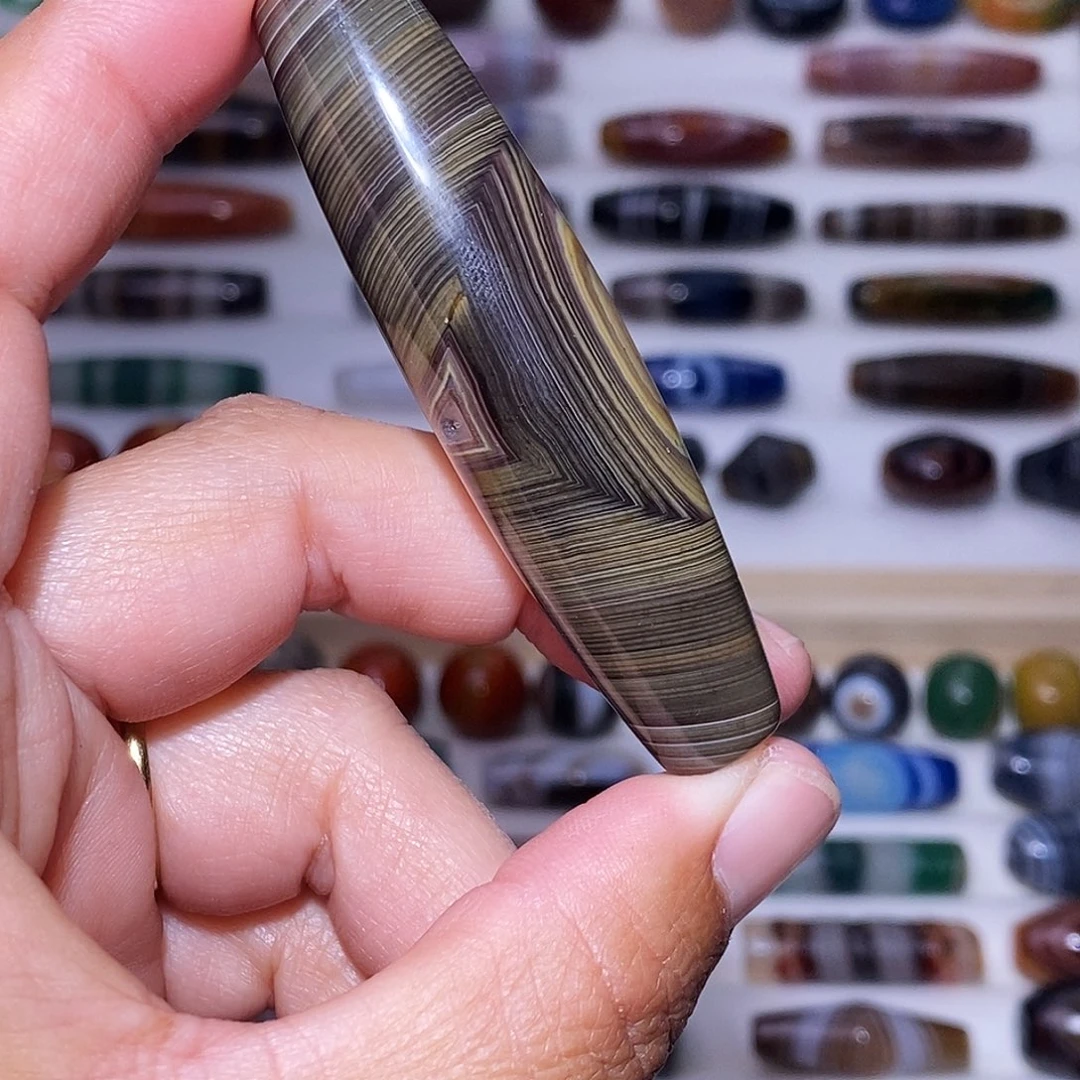 大***扬琥珀未镶嵌吊坠…….