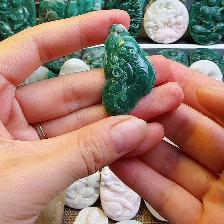 未镶嵌独山玉颈饰