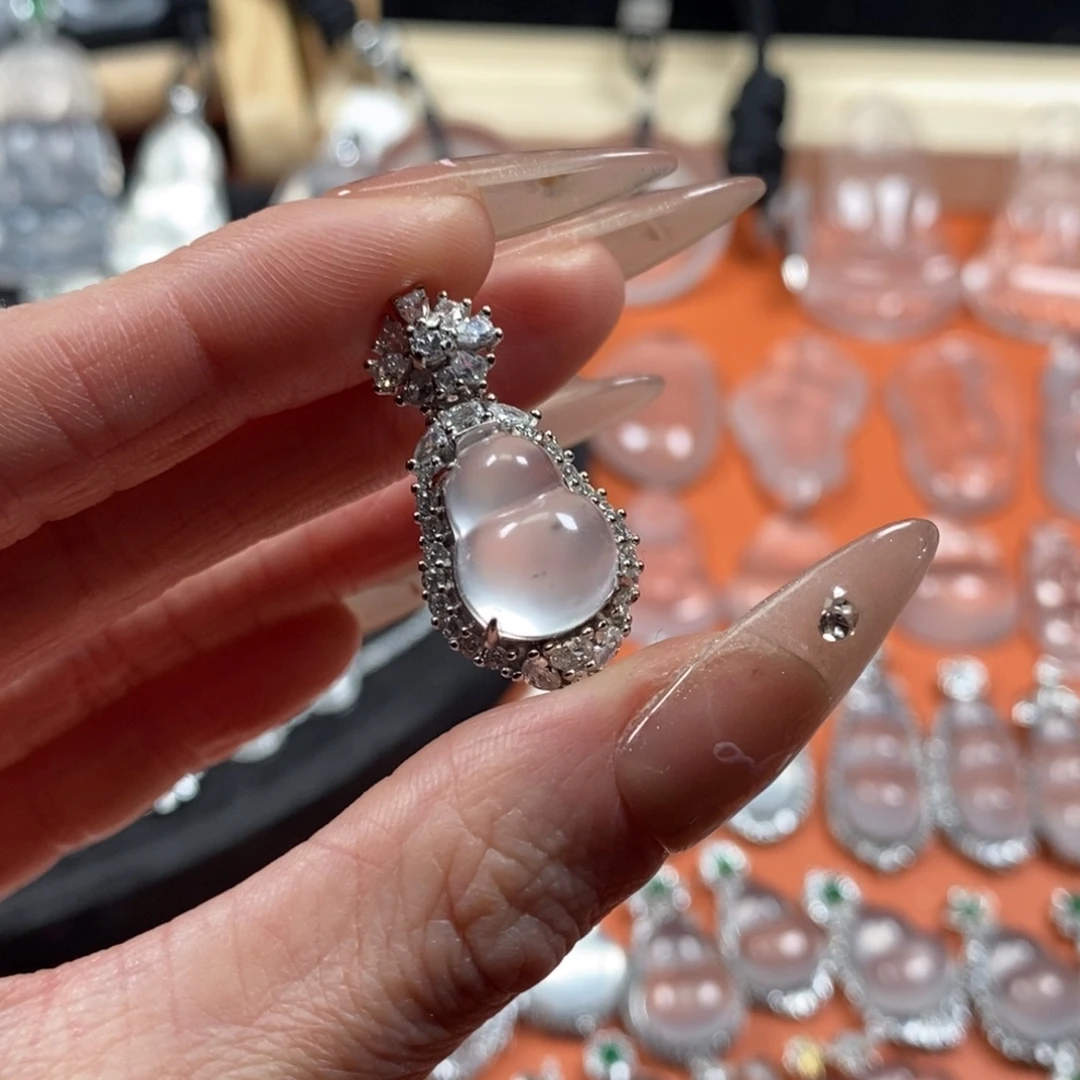 石英质玉银S925镶嵌颈饰黑钢雪花棉锁骨葫芦