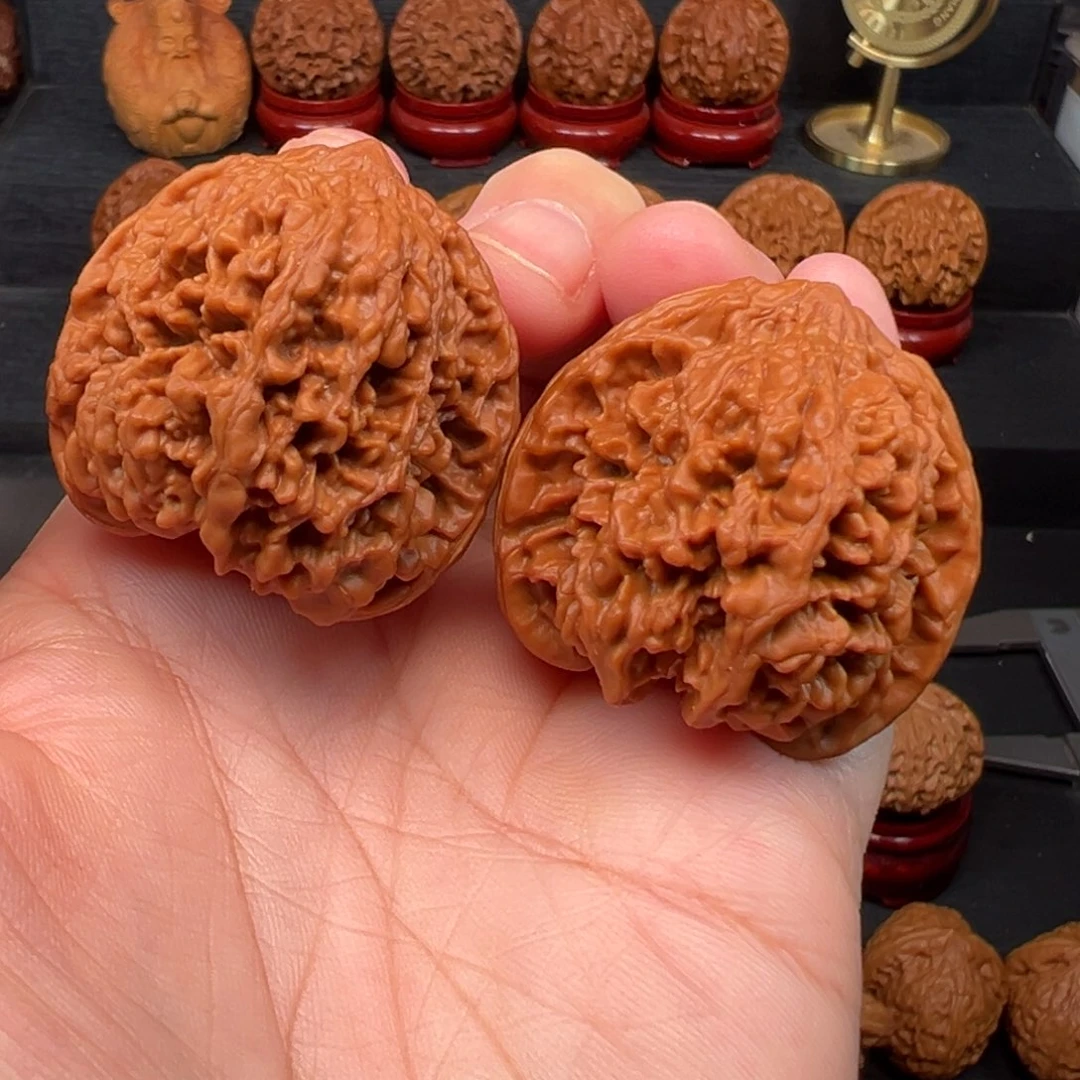 文玩核桃吊坠大*狼38全品满天星