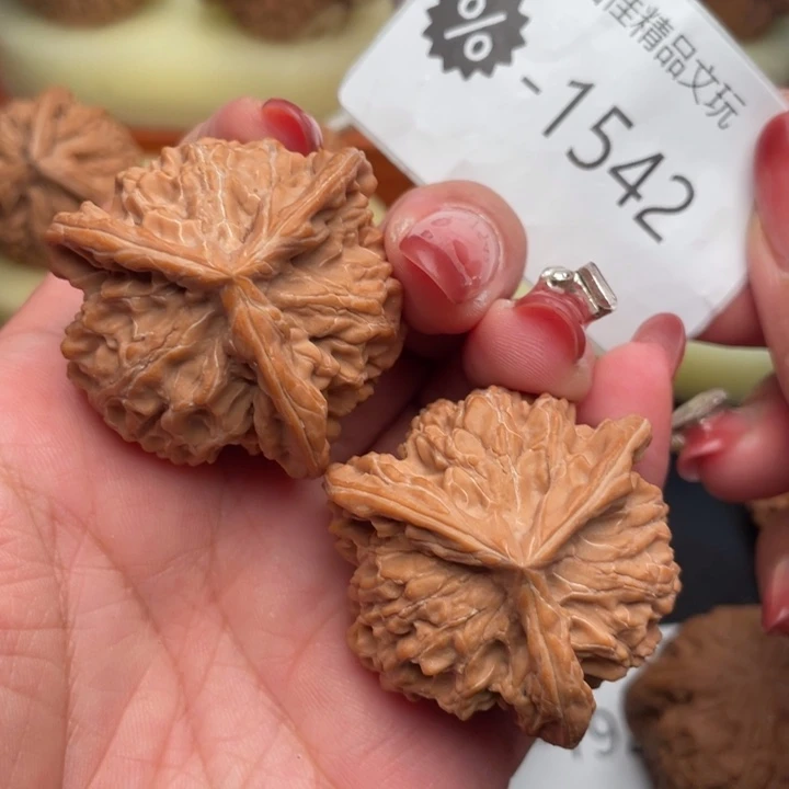 文玩核桃吊坠40毕业盘山正奔