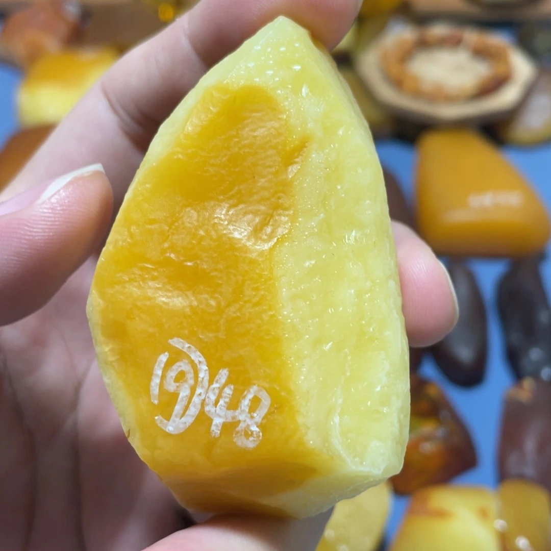 未镶嵌定制蜜蜡水滴蛋面盾牌菱形吊坠