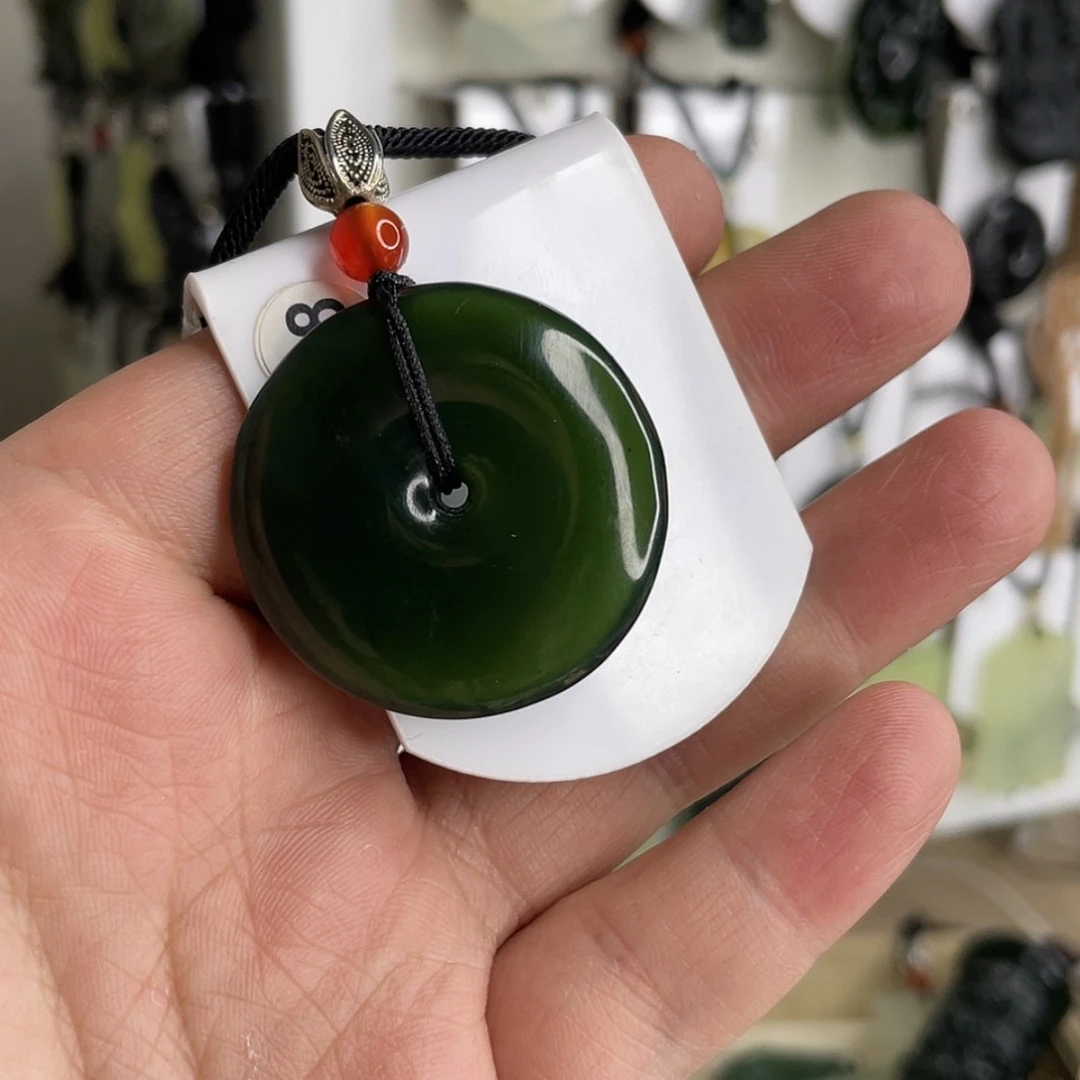 【闪购商品】岫玉颈饰未镶嵌晚***着平安