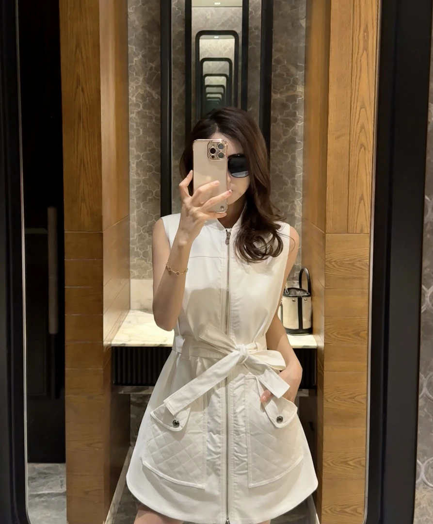 YuGee-大口袋立领拉链系带收腰轻奢复古减龄显瘦无休连衣裙