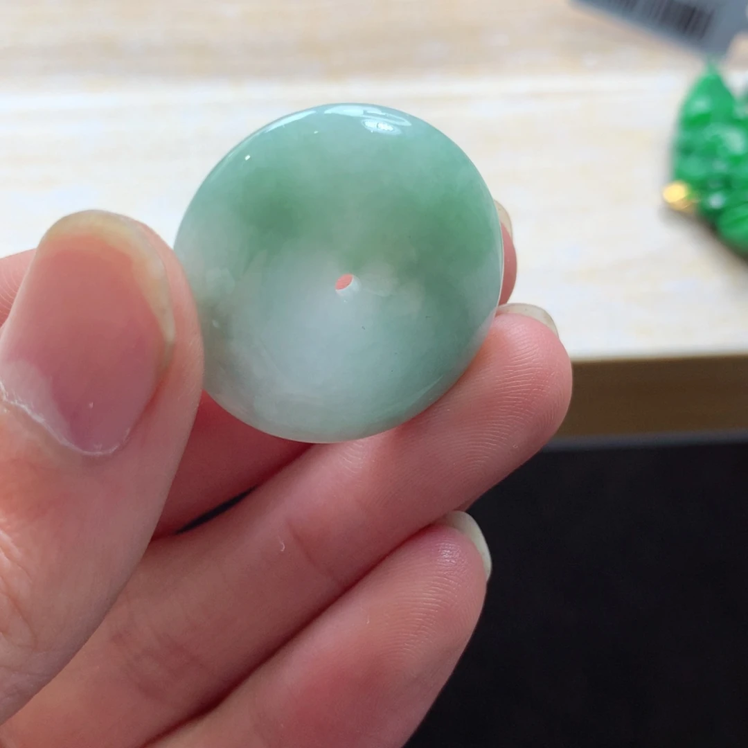 翡翠未镶嵌颈饰吊坠