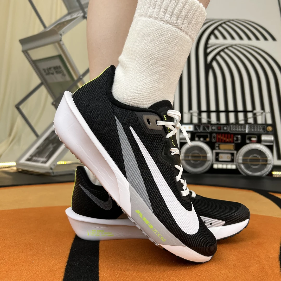 【滔搏】NIKE耐克男子NIKE AIR ZOOM RIVAL FLY 4跑步鞋FV6040-001