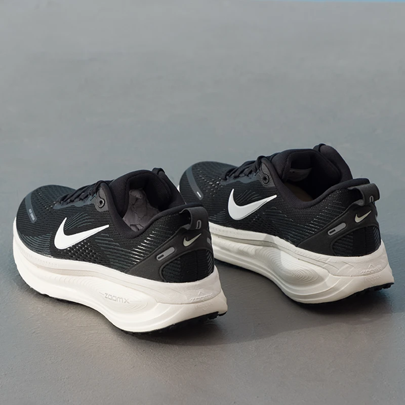 耐克NIKE女鞋2025新款Vomero18缓震耐磨透气网面低帮运动鞋跑步鞋