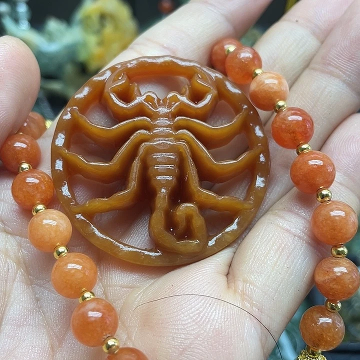 未镶嵌蛇纹石玉颈饰