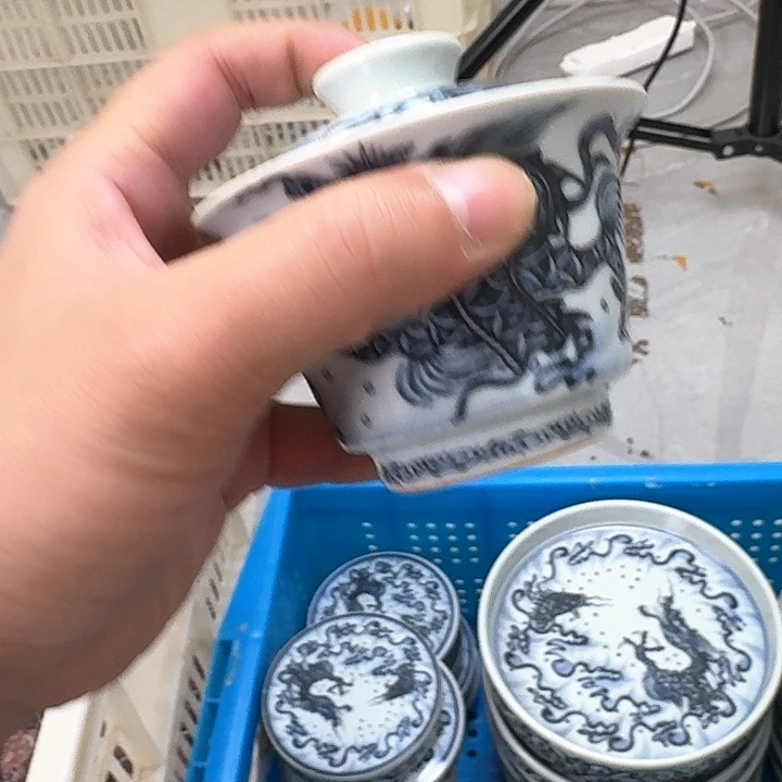 瓷片青花鱼化龙二才马蹄盖碗