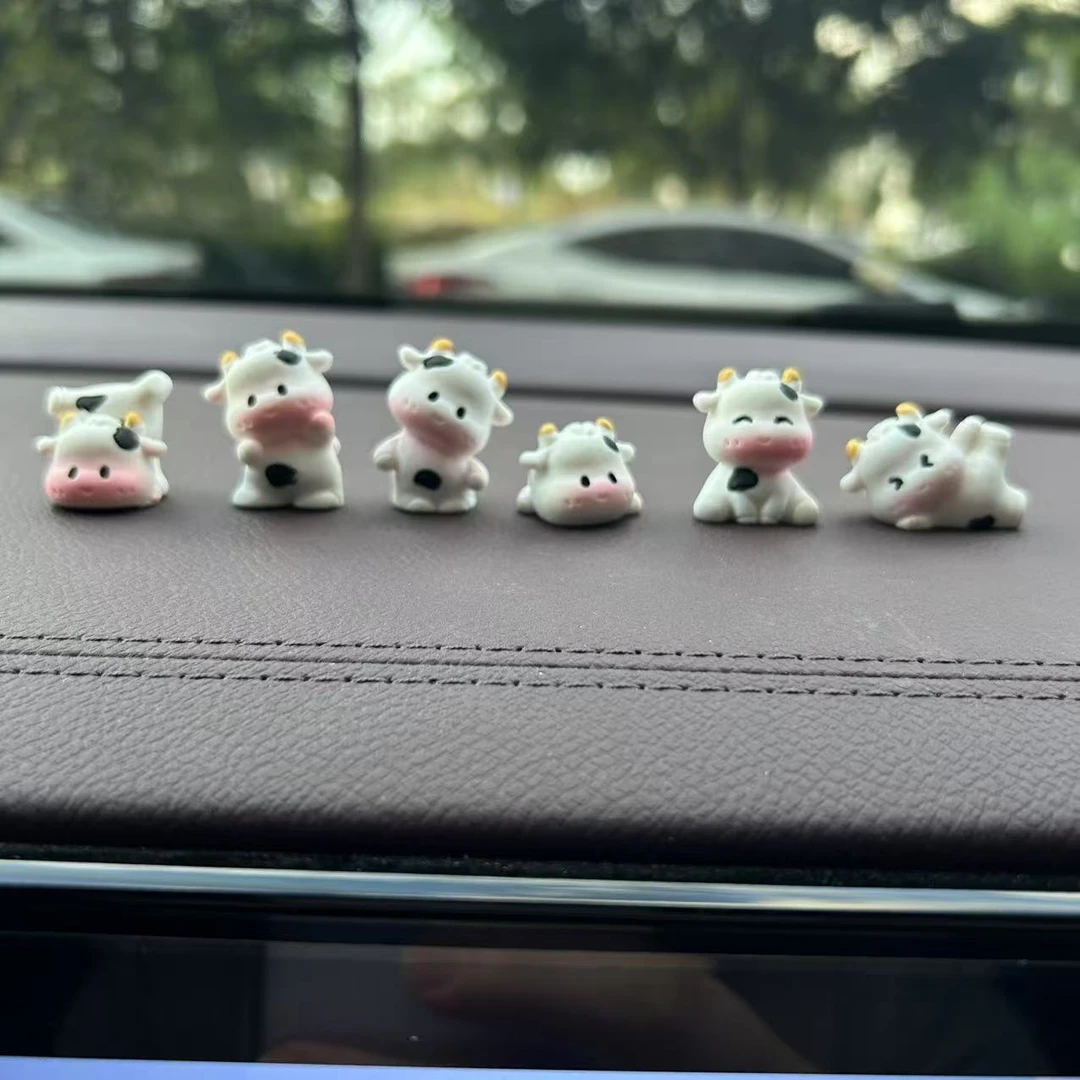 可爱小奶牛车内饰品摆件治愈汽车新款装饰品用品系车中控台装饰