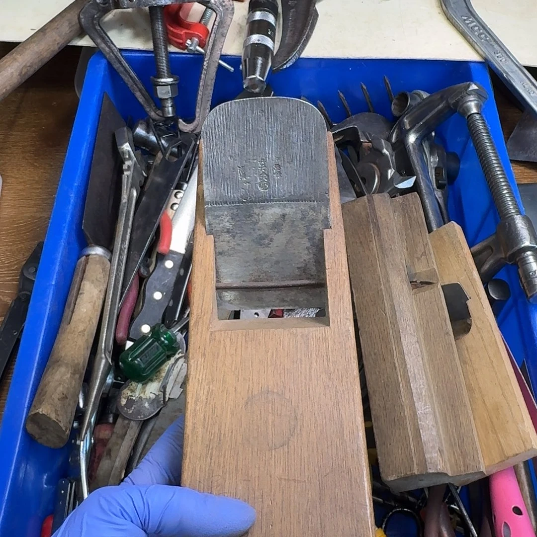 唐***郭厚款五金工具制造工艺