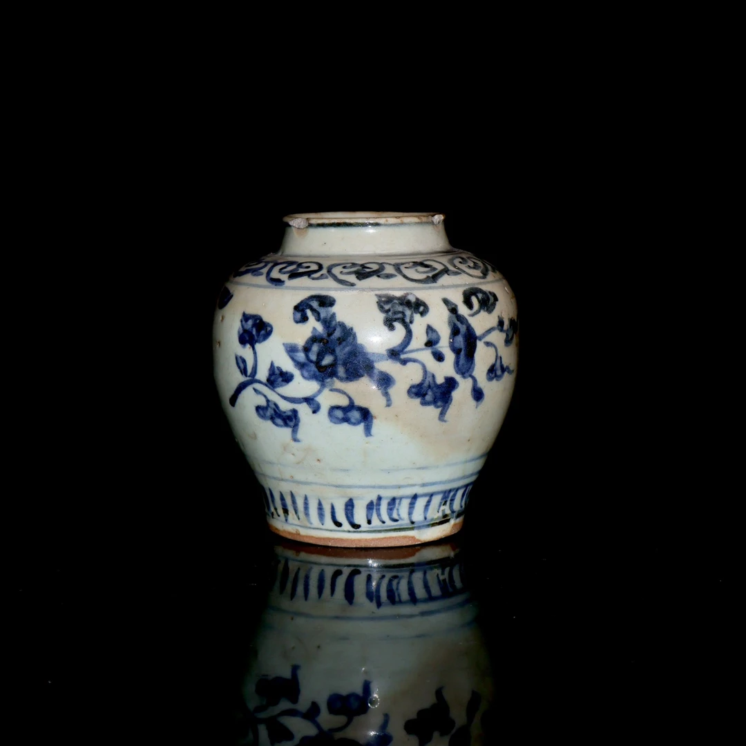 19:明中期青花折枝花卉纹罐