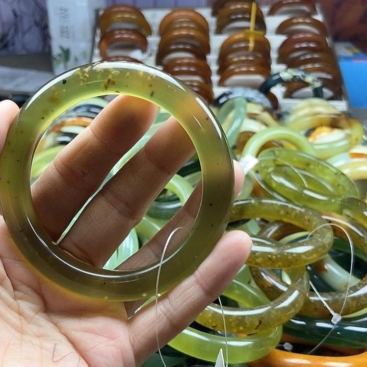 众***器蛇纹石玉未镶嵌手镯