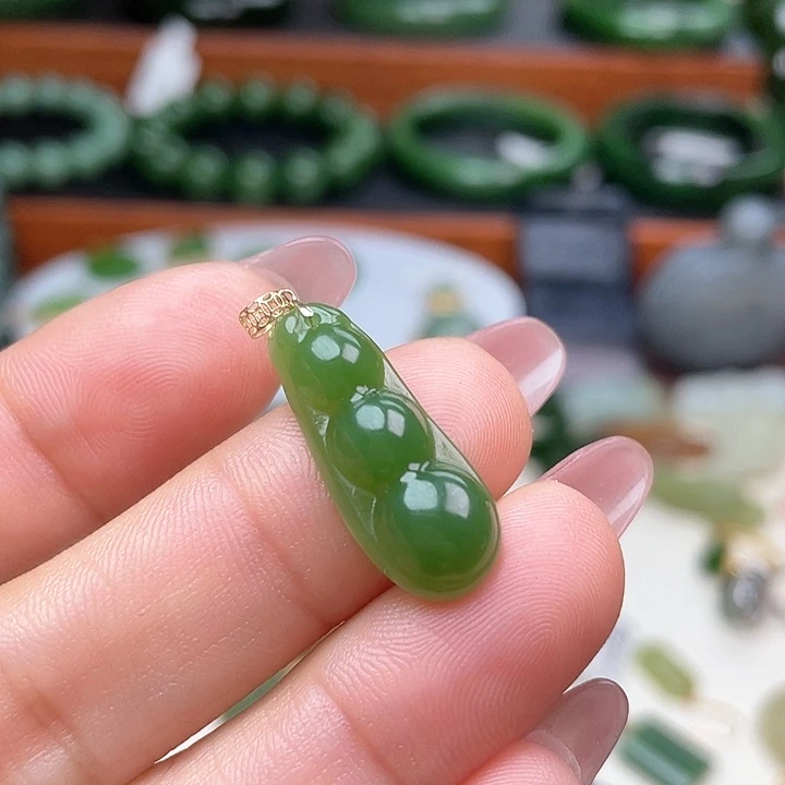 和田玉（碧玉）颈饰18K金镶嵌