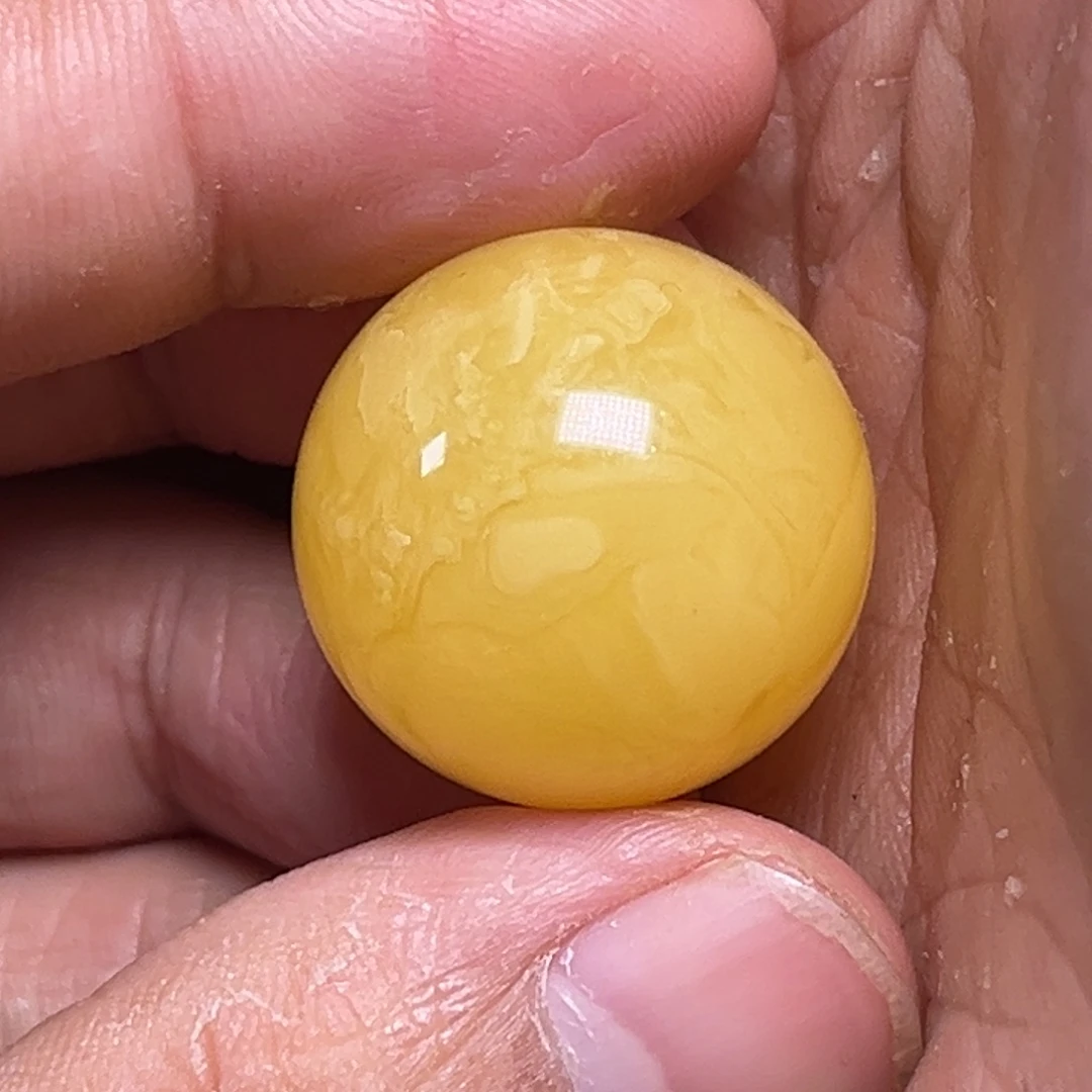 琥珀未镶嵌裸石蜜蜡俄鸡油黄23.4