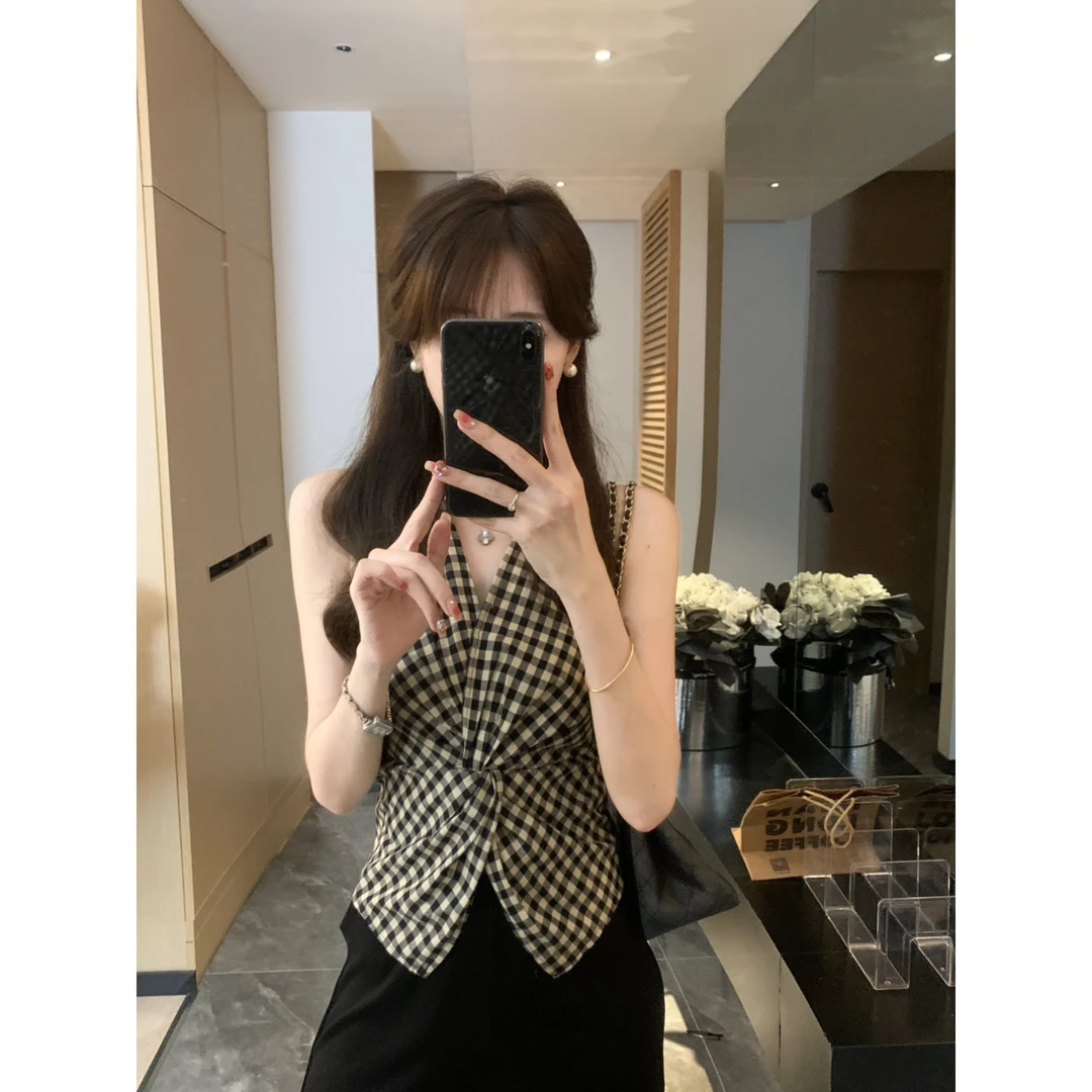 安璃 复古格纹收腰交叉领上衣
