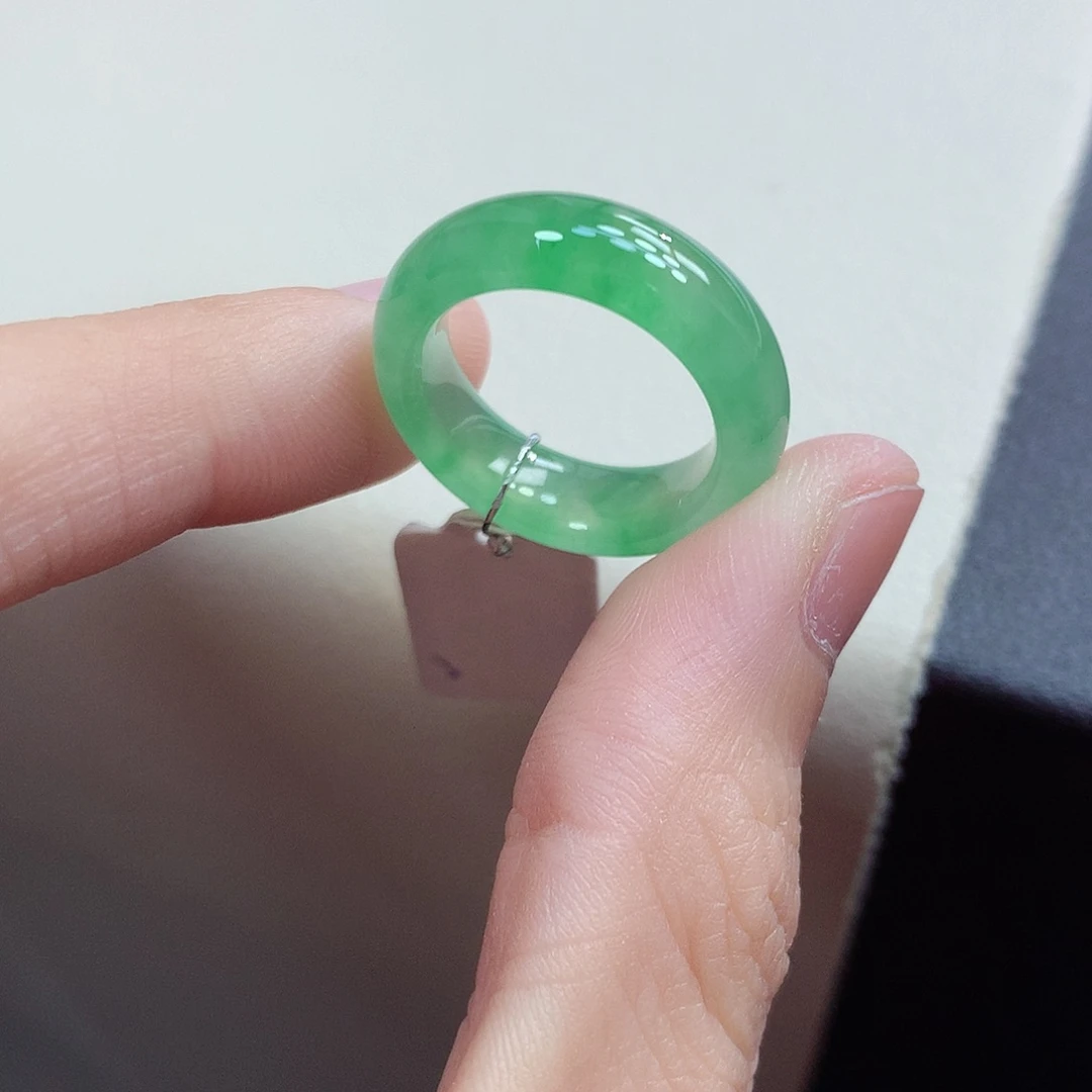 翡翠未镶嵌戒圈11号