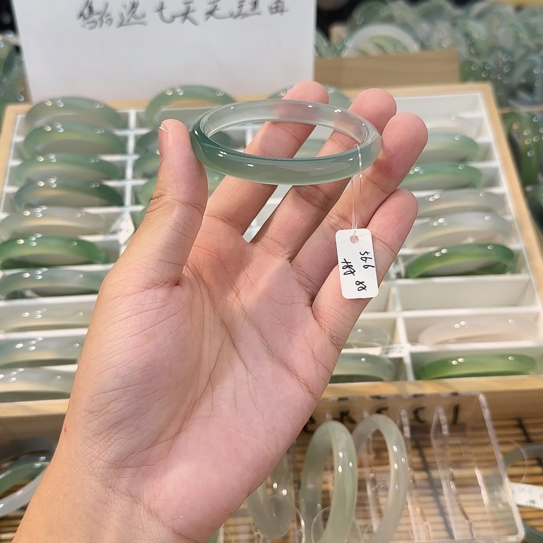 玛瑙/玉髓未镶嵌手镯圈口56.6
