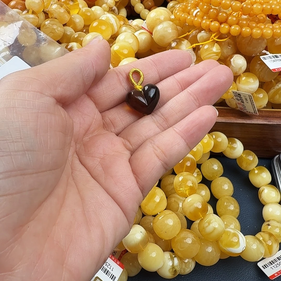 琥珀未镶嵌珠宝奇石