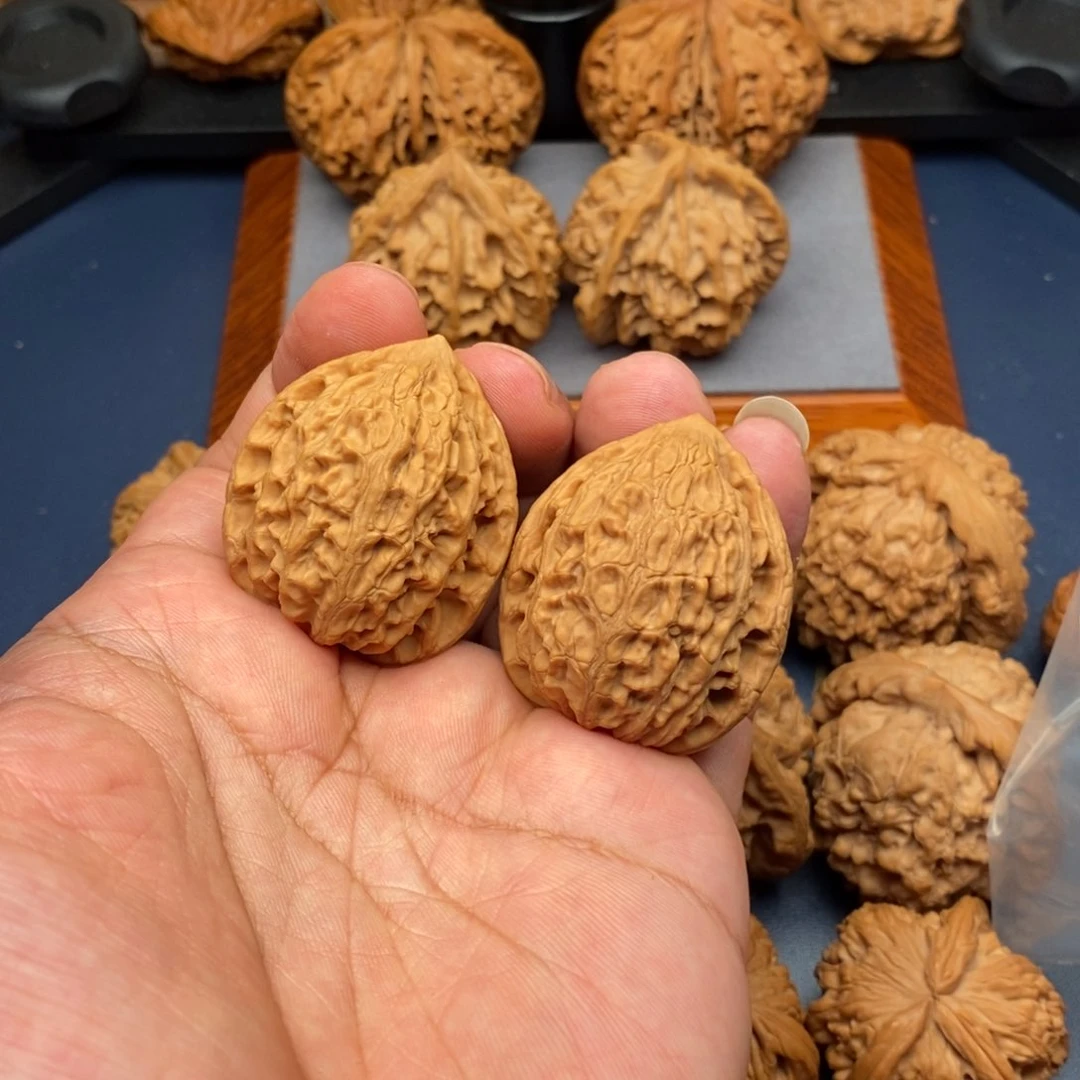 文玩核桃把件金牛全36