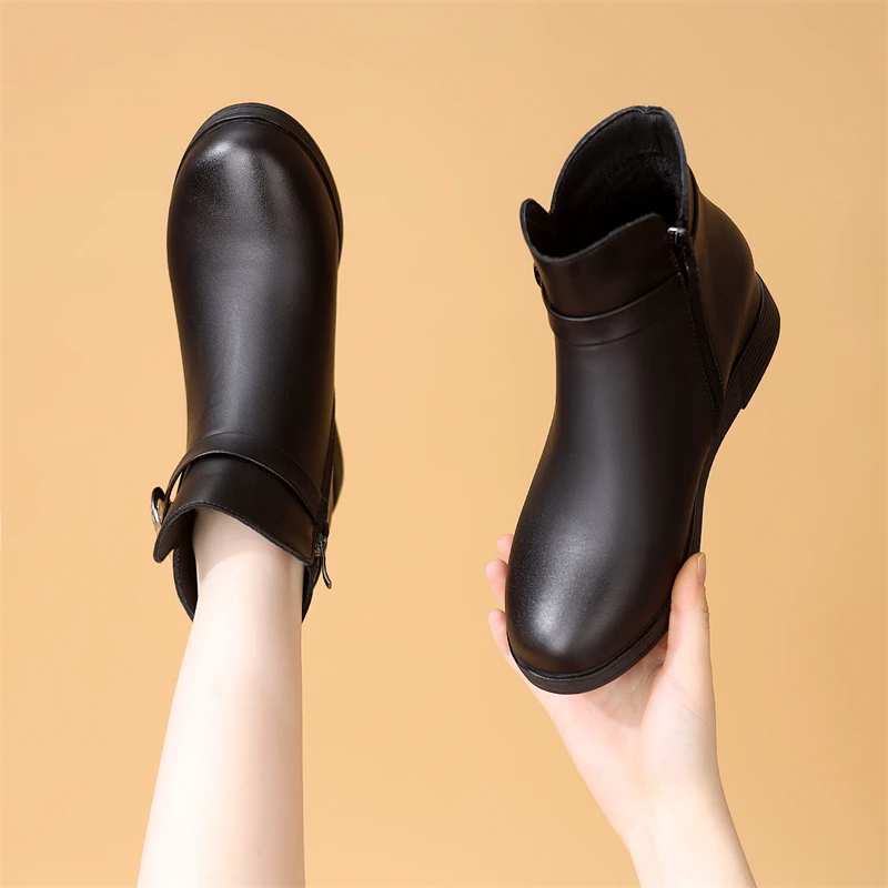 时尚平底妈妈短靴女2025秋冬新款低帮加绒保暖软底棉靴大码43-45