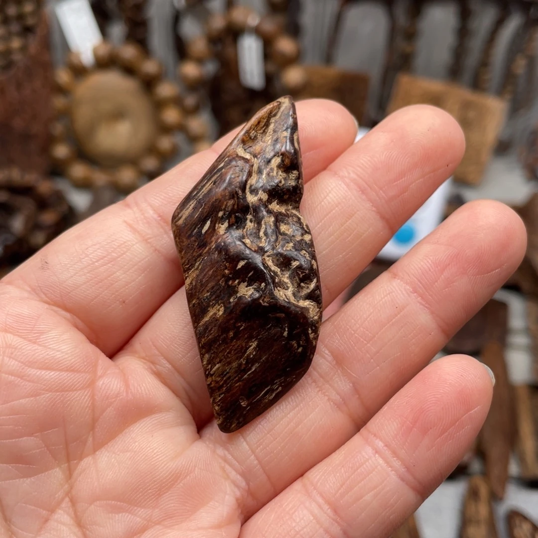 沉香沉香碎屑达拉干沉水