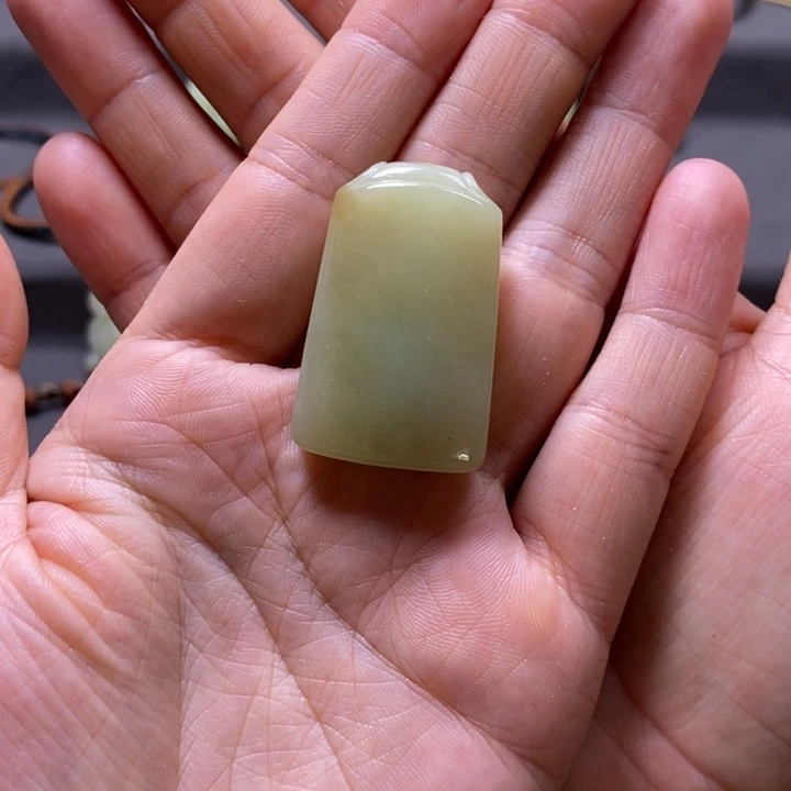 杰***卡和田玉未镶嵌颈饰